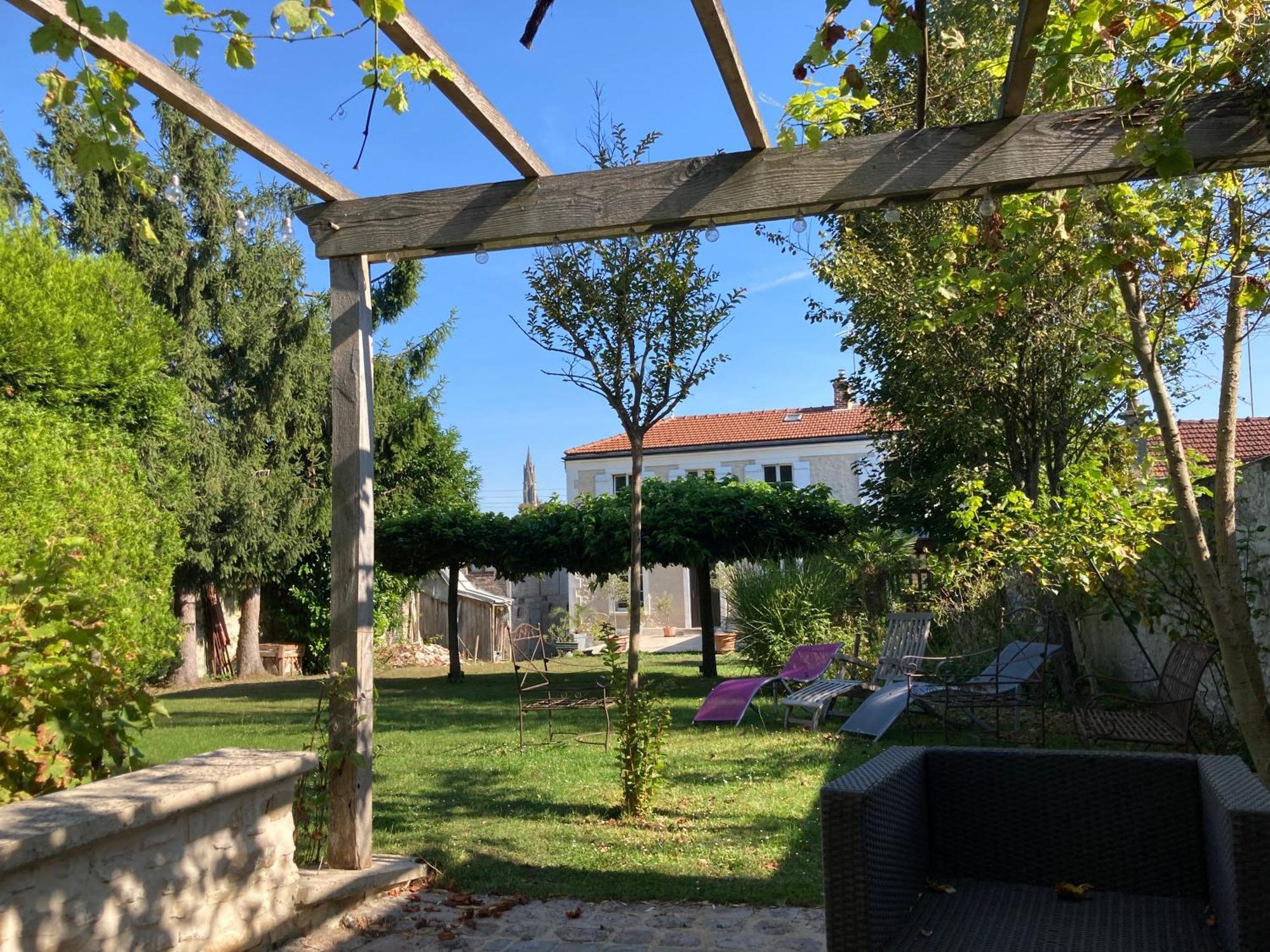 Pierres Et Jardins Panzió Senlis  Kültér fotó